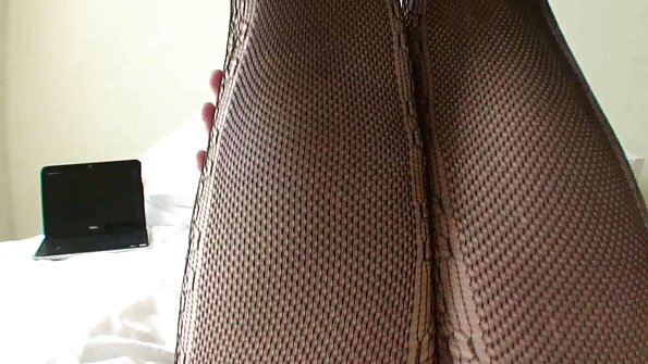 ਸੈਕਸੀ MILF ਚੈਰੀ ਡੇਵਿਲ ਨੇ ਆਪਣੀ ਮਤਰੇਈ ਧੀ ਨਾਲ ਵੱਡਾ ਮਜ਼ੇਦਾਰ ਕੁੱਕੜ ਸਾਂਝਾ ਕੀਤਾ